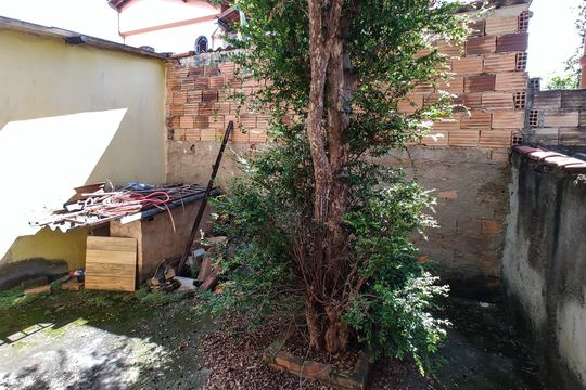 Casa à venda com 3 quartos, 200m² em Conjunto Cristina (sao Benedito), Belo Horizonte