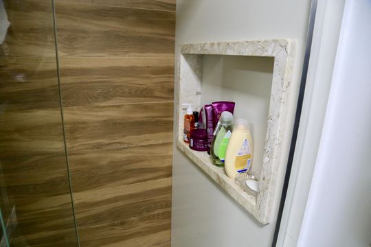 Banheiro de apartamento à venda com 2 quartos, 65m² em Santo Amaro, São Paulo