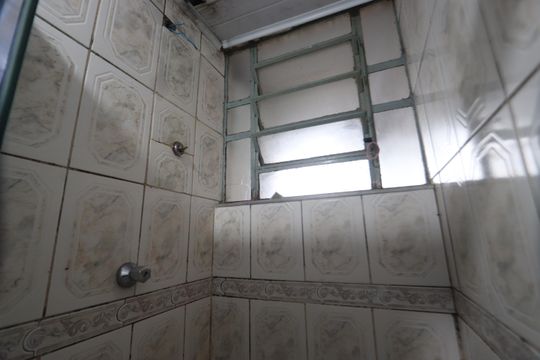 Banheiro de apartamento à venda com 2 quartos, 46m² em Fazenda da Juta, São Paulo