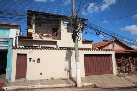 Fachada de casa para alugar com 5 quartos, 320m² em Conjunto Agua Branca, Contagem