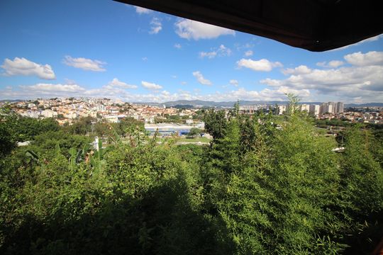 Vista Quarto 5 de casa para alugar com 5 quartos, 320m² em Conjunto Agua Branca, Contagem