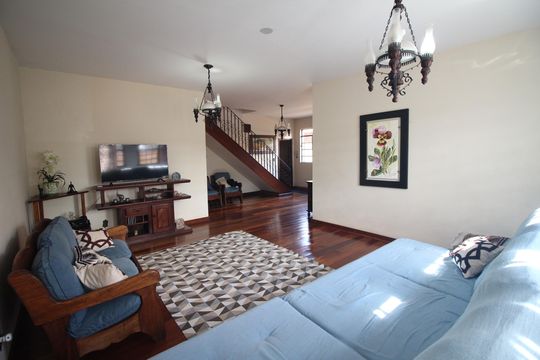 Sala de casa à venda com 5 quartos, 320m² em Conjunto Agua Branca, Contagem