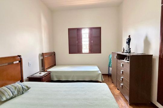Casa à venda com 3 quartos, 250m² em Salgado Filho, Belo Horizonte
