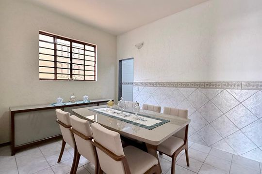 Casa à venda com 3 quartos, 250m² em Salgado Filho, Belo Horizonte