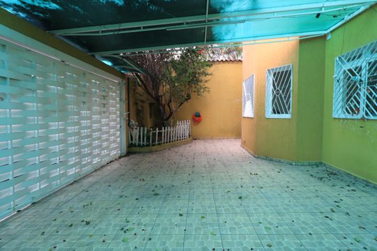 Garagem de casa à venda com 3 quartos, 144m² em Vila Esperança, São Paulo