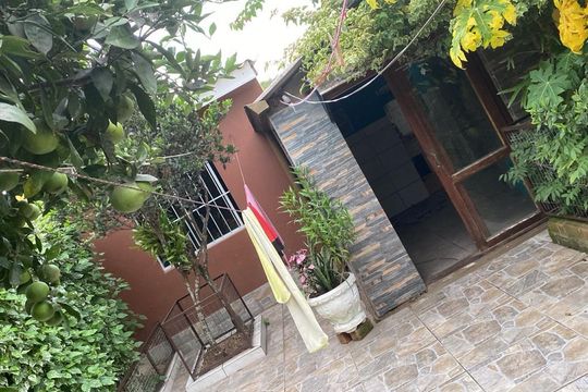 Área externa de casa à venda com 3 quartos, 130m² em Restinga, Porto Alegre