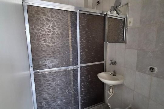 Banheiro de apartamento para alugar com 1 quarto, 40m² em Boa Vista, São Vicente
