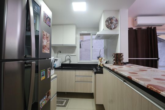 Cozinha - Armários de casa de condomínio à venda com 3 quartos, 134m² em Olaria, Canoas