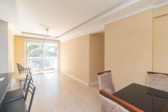 Sala de apartamento para alugar com 3 quartos, 122m² em São Geraldo, Porto Alegre