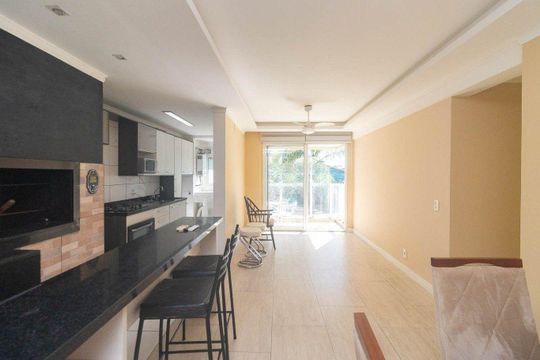 Sala de apartamento para alugar com 3 quartos, 122m² em São Geraldo, Porto Alegre
