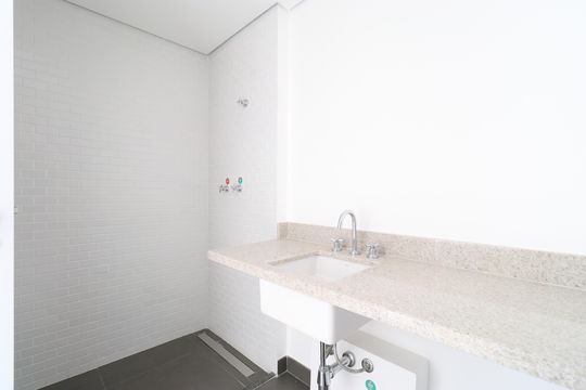 Banheiro da Suíte de apartamento à venda com 3 quartos, 82m² em Vila Ipojuca, São Paulo
