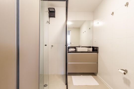 Banheiro de kitnet/studio à venda com 1 quarto, 27m² em Paraíso, São Paulo