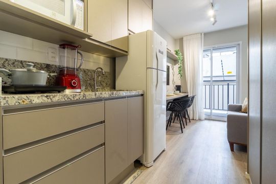 Cozinha de kitnet/studio à venda com 1 quarto, 27m² em Paraíso, São Paulo