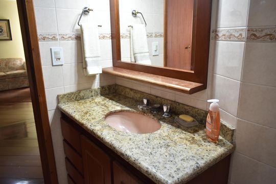Banheiro Social de apartamento à venda com 3 quartos, 138m² em Chácara Inglesa, São Paulo
