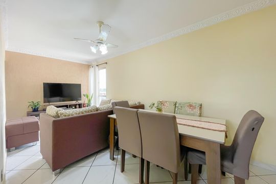 Sala de apartamento para alugar com 3 quartos, 64m² em Piratininga, Osasco
