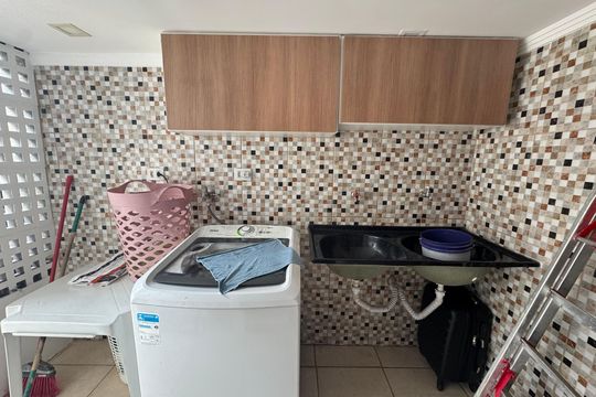 Área de Serviço de casa à venda com 6 quartos, 250m² em Pestana, Osasco