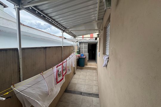 Corredor  de casa à venda com 6 quartos, 250m² em Pestana, Osasco