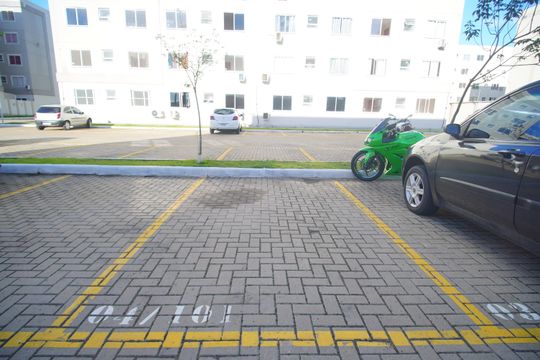 Garagem de apartamento à venda com 2 quartos, 45m² em Santos Dumont, São Leopoldo