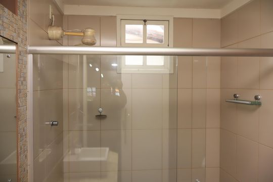 Banheiro da Suíte 3 de casa para alugar com 4 quartos, 700m² em Stella Maris, Salvador
