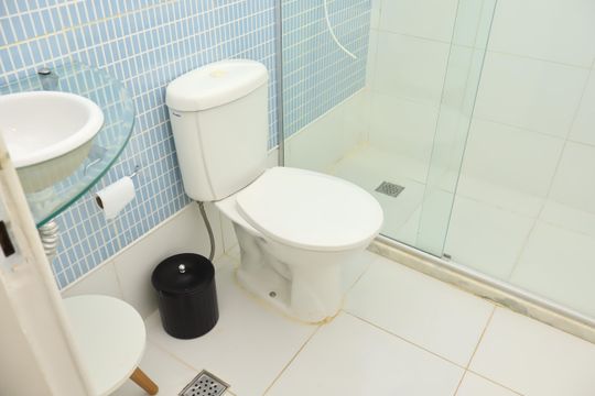Banheiro da Suíte 2 de casa para alugar com 4 quartos, 700m² em Stella Maris, Salvador