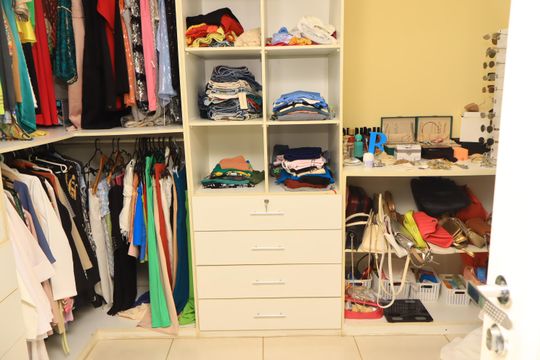 Closet da suíte de casa para alugar com 4 quartos, 700m² em Stella Maris, Salvador