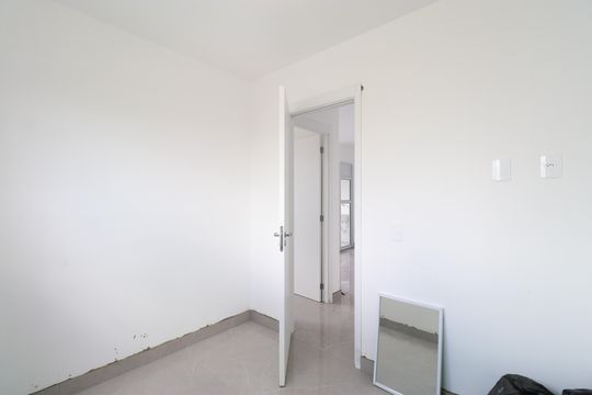 Quarto 2 de apartamento para alugar com 2 quartos, 41m² em Bom Retiro, São Paulo