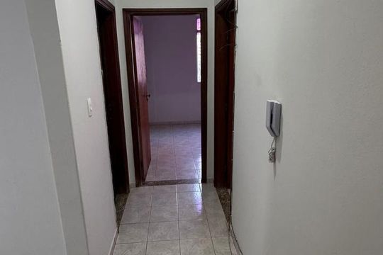 Corredor de apartamento para alugar com 3 quartos, 67m² em Centro, Uberlândia