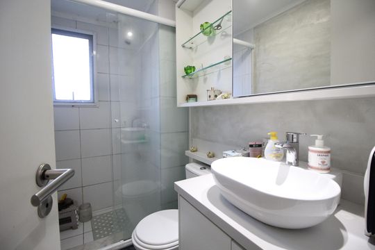 Banheiro da Suíte 1 de apartamento para alugar com 2 quartos, 79m² em Jardim Carvalho, Porto Alegre