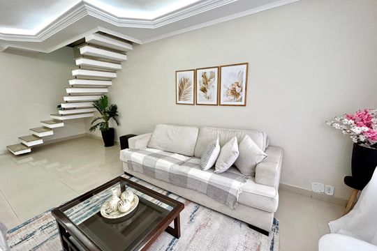 Sala de casa à venda com 4 quartos, 298m² em Macedo, Guarulhos