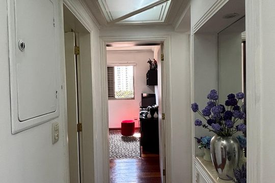 Corredor de apartamento à venda com 3 quartos, 155m² em Vila Assunção, Santo André
