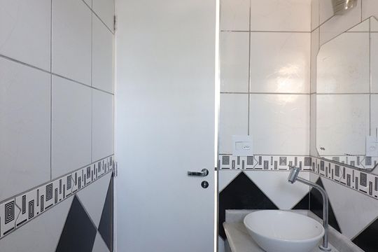 Banheiro Social de apartamento à venda com 2 quartos, 53m² em Santa Terezinha, São Bernardo do Campo