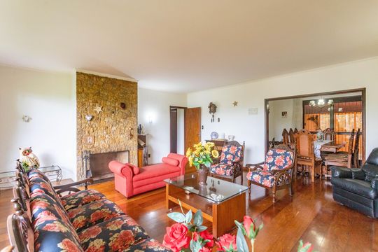 Casa à venda com 3 quartos, 700m² em Eldorado, Diadema