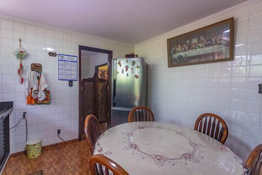 Cozinha  de casa à venda com 3 quartos, 700m² em Eldorado, Diadema