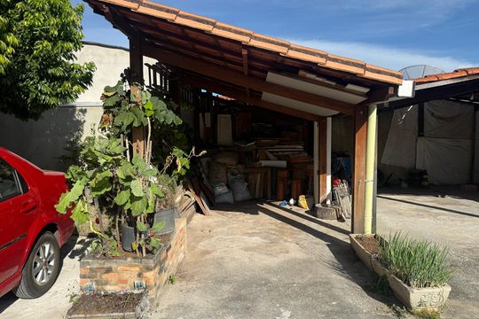Garagem de casa de condomínio à venda com 3 quartos, 150m² em Tres Barras, Contagem