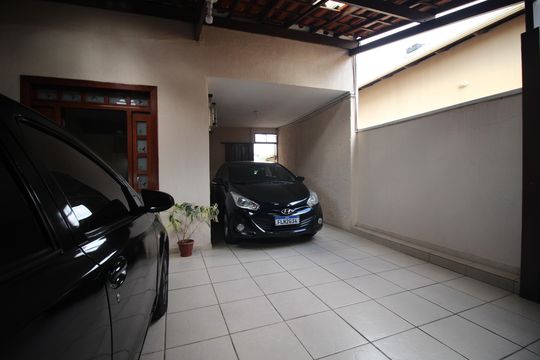 Garagem de casa para alugar com 3 quartos, 356m² em Pindorama, Belo Horizonte