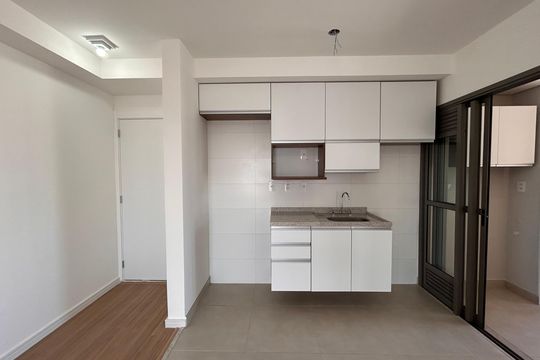 Cozinha de apartamento para alugar com 3 quartos, 77m² em Santo Amaro, São Paulo