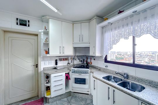 Cozinha de apartamento à venda com 3 quartos, 115m² em Chácara Seis de Outubro, São Paulo