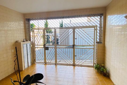 Garagem de casa à venda com 2 quartos, 150m² em Tatuapé, São Paulo