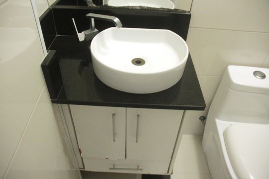 Banheiro da Suíte de apartamento para alugar com 2 quartos, 81m² em Gonzaga, Santos
