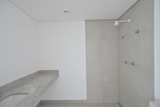 Banheiro Social de kitnet/studio para alugar com 1 quarto, 24m² em Vila Clementino, São Paulo
