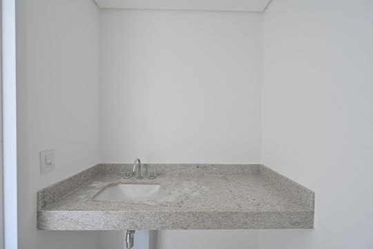 Banheiro Social de kitnet/studio para alugar com 1 quarto, 24m² em Vila Clementino, São Paulo