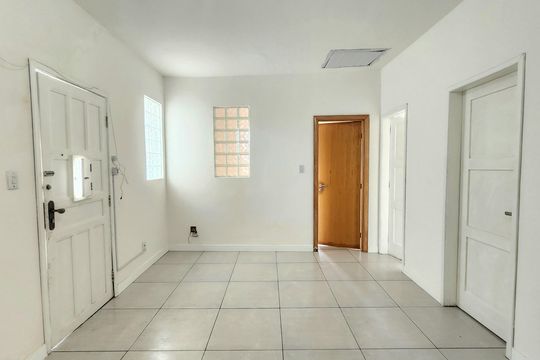 Sala 1 de casa para alugar com 2 quartos, 180m² em Nordeste do Amaralina, Salvador