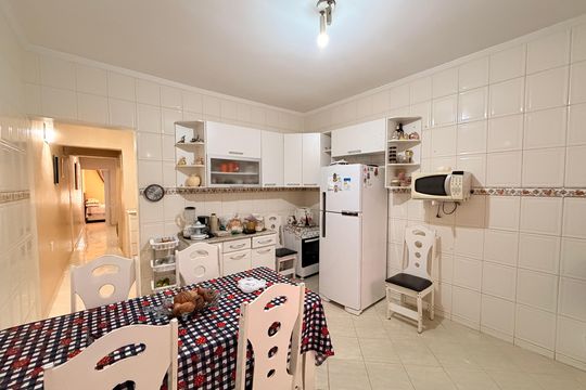 Cozinha de casa à venda com 2 quartos, 175m² em Jardim das Tulipas, Jundiaí