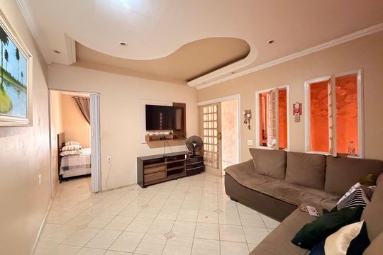 Casa à venda com 2 quartos, 175m² em Jardim das Tulipas, Jundiaí