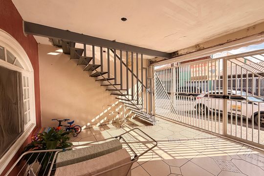 Garagem de casa à venda com 2 quartos, 175m² em Jardim das Tulipas, Jundiaí