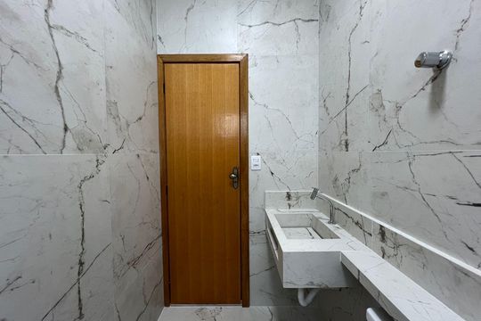 Banheiro da Suíte de casa à venda com 3 quartos, 89m² em Céu Azul, Belo Horizonte