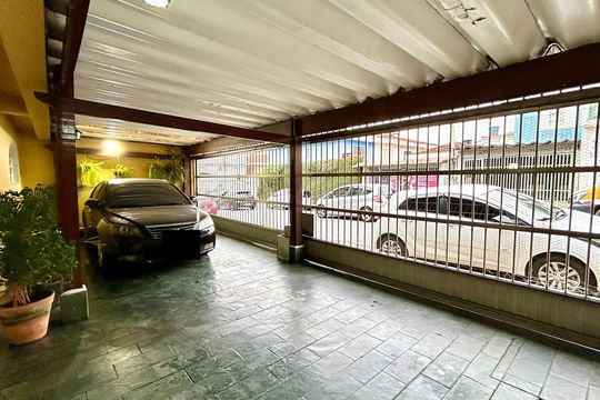 Garagem de casa para alugar com 3 quartos, 165m² em Jardim Santa Mena, Guarulhos
