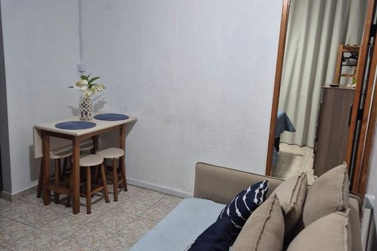 Sala de apartamento para alugar com 1 quarto, 48m² em Vila Tupi, Praia Grande