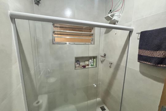 Banheiro de casa à venda com 2 quartos, 100m² em Vila Progresso, Santo André
