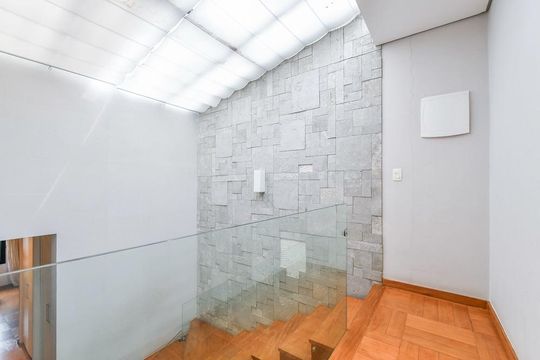Escada de casa à venda com 4 quartos, 400m² em Jardim da Gloria, São Paulo
